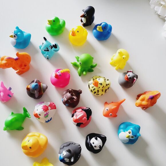 Duck and Assorted Figurines Bundle 26 pcs GUC - Picture 10 of 16